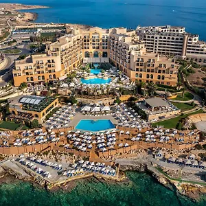 5* מלון Corinthia St George's Bay